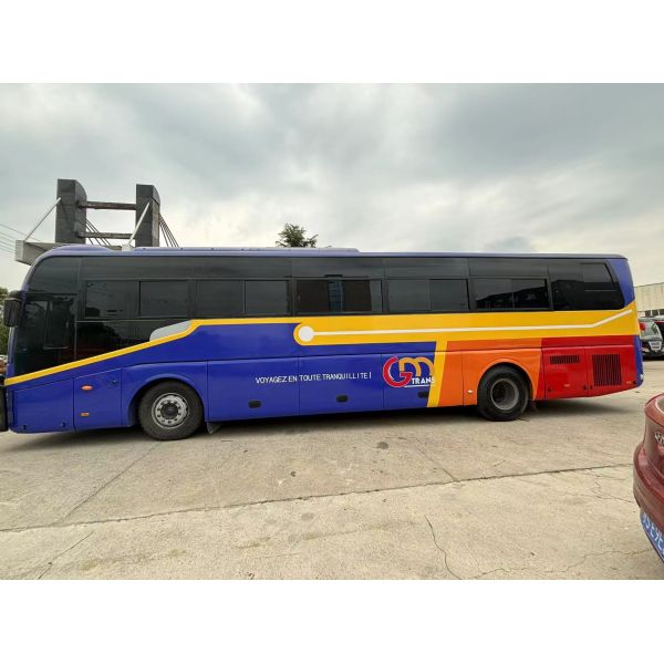 72 Seats Left Hand Drive Passenger Bus with Euro 4 Emission Standard Engine Capacity 8L