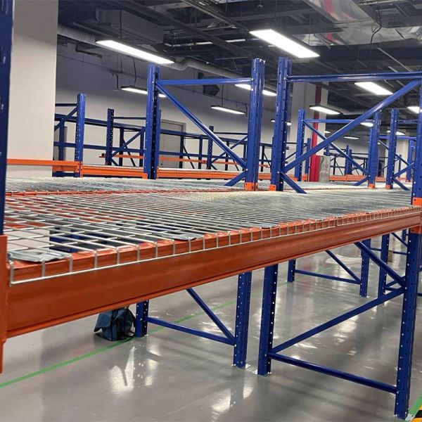 Industrial pallet racking, heavy-duty steel warehouse shelving – a durable storage solution for maximum efficiency