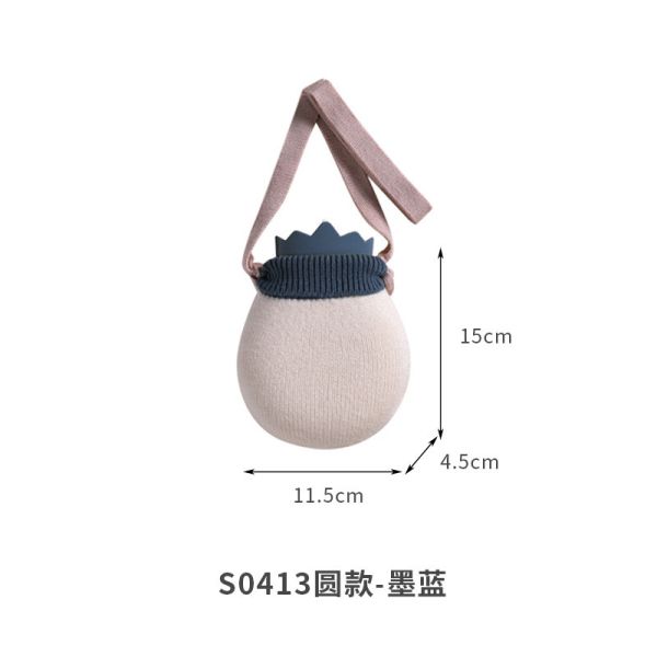 BPA Free Durable silicone hot water bag Random Colors For Hot Compress And Heat Therapy