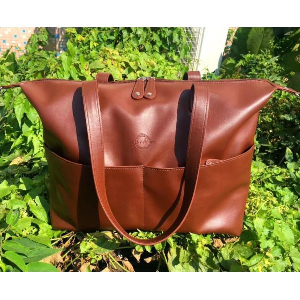 Neutral PU Leather Baby Changing Bag , Messenger Diaper Bag 18