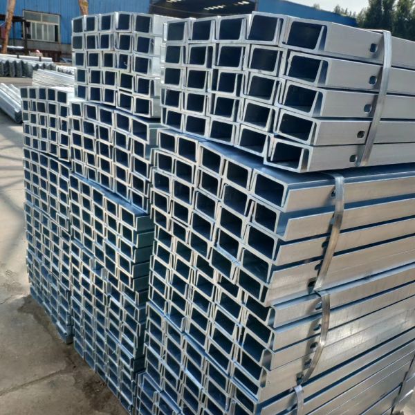 Galvanizado en caliente U espaciador/canal espaciador baranda de protección de la carretera fabricado por chinos