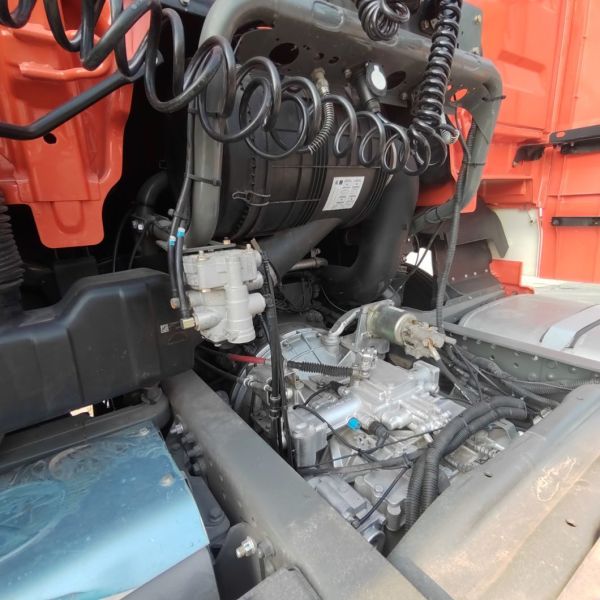 Sitrak 460 480 HP Tractor Head Truck for Package Size 7000.00cm * 250.00cm * 345.00cm