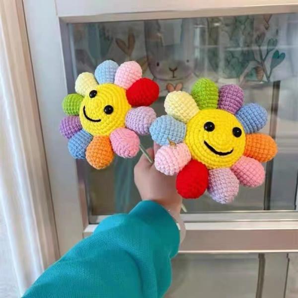 Bouquet de girasol de colores hechos a mano - Flores eternas tejidas, girasoles artificiales de arco iris, arreglo floral de hilados DIY