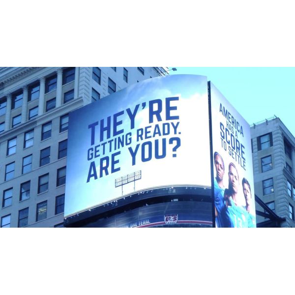 High Resolution Full Color Outdoor Led Display , Electronic Advertising Signs