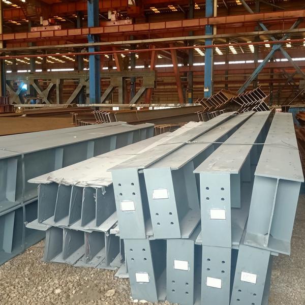 Construção de estruturas pré-fabricadas de aço para escolas