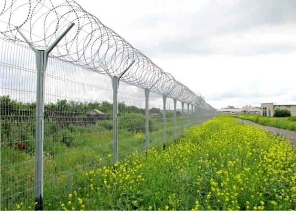 304 Stainless Steel Razor Wire , Hot Dipped Galvanized Concertina Coil Wire