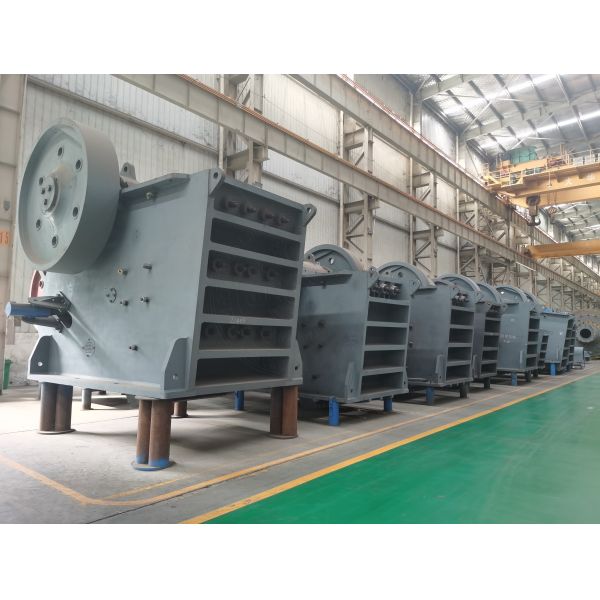 Box Crusher Jaw Crusher with 500 Kg/hour Capacity and Up To 200 Mm Feed Size for High-grade Steel Construction