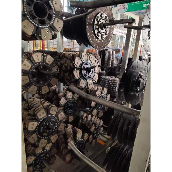 Heavy Truck Clutch Plate and Disc Year 2000-2013 OEM 1818010226 Stock