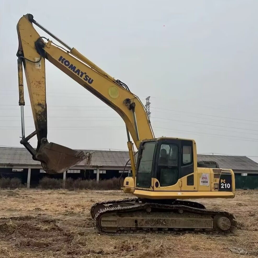 2020 Использованный экскаватор Komatsu 210: хорошо укомплектован и готов к работе на продаже