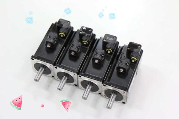 Yaskawa SGMJV-01A3A21 AC Servo Motor 0,84A 100W 3000RPM 200V NOVO