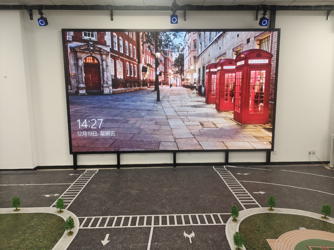Ultra Thin Fine Pitch All In One LED Display 16 Bit 7680Hz High Refresh Rate