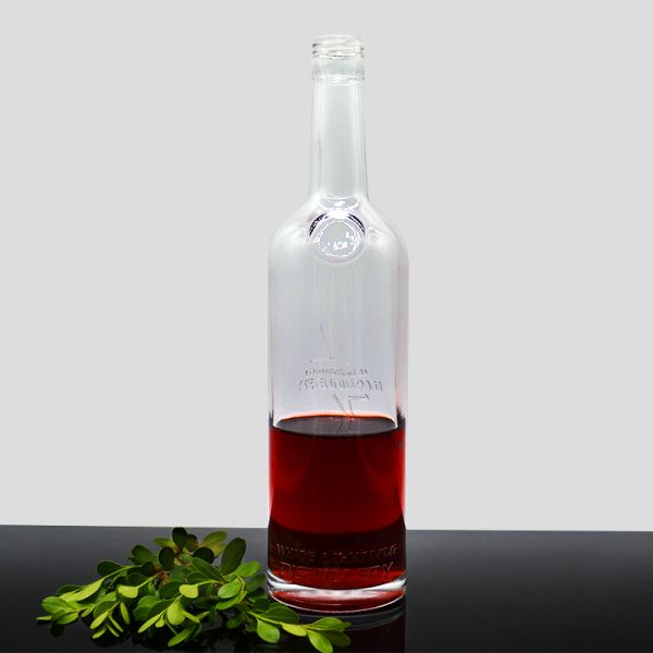 750ml Clear Glass Bottle Vodka with High Flint Glass Material and Cork Sealing Type