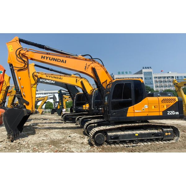 Excavateur Hyundai 220 utilisé de 22T, capacité de seau 1 M3