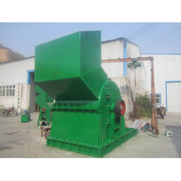 Customized Colour Impact Crusher with 35mm Thickness and Double Screw Design for High Manganese Steel Crushing