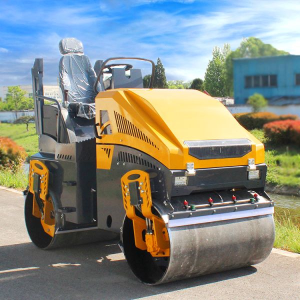 Hot Sale 4 Ton Vibratory Road Roller with EPA Engine CE Certified Double Drum Vibratory Roller for Asphalt