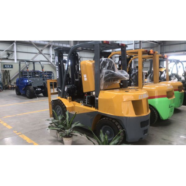 LTMG 3.5 ton diesel forklift truck with mechanical transmission and cabin
