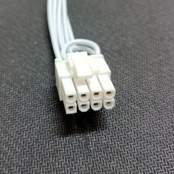 White Sleeved PCIe Power Cable Female to Dual 8P(6+2)pin Male GPU VGA Power Cable with 16AWG/18AWG and 20cm Length