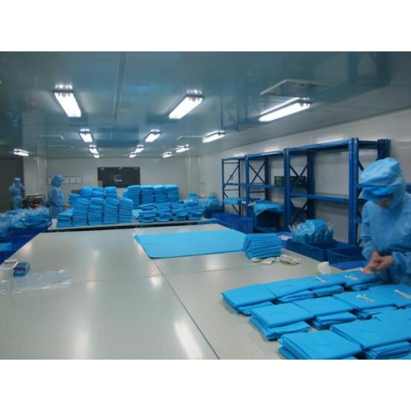 Disposable Lab Gown /Disposable Medical Scrubs Non Absorbent Sms Material