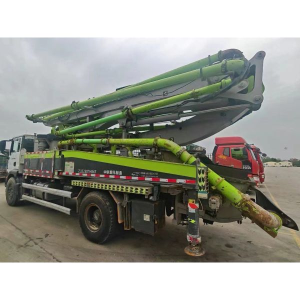 2017 Zoomlion 56m Truck-Mounted Concrete Pump For Sale Scania Chassis 8x4 Drive Mode