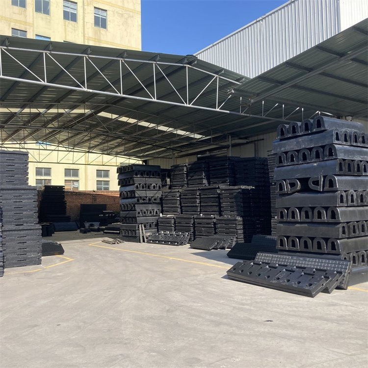 Oil Resistant Seawater Corrosion Resistance D Type Fenders Custom Size D Rubber Fenders