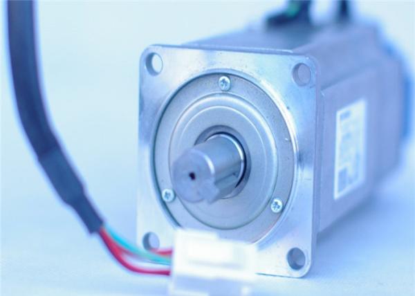 SERVO MOTOR bonde SJME-04AMB4C-OY 400W 2.0A da C.A. 1.27N.m de OMRON YASKAWA