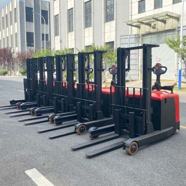 Red CQD15A-30 Walkie Stacker With Reach 1500kg Battery Reach Truck