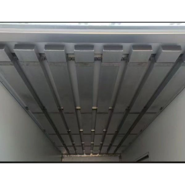 JAC 4x2 camion réfrigérateur de crème glacée à la main gauche avec norme d'émission Euro II et régulation de la température de -10 à -15 °C