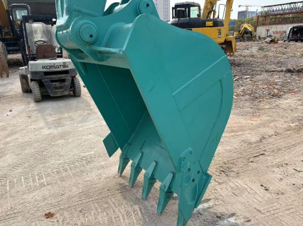 Used Kobelco SK200 Excavator 20.7T with 118kW Engine