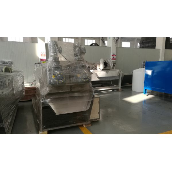 Innovation Water Treatment  Screw Press Dewatering Machine For Sewage Treatment Plant