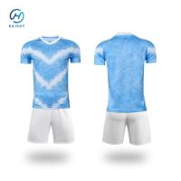 Un maillot de football rapide et respirant, léger et résistant, conçu pour les champions.