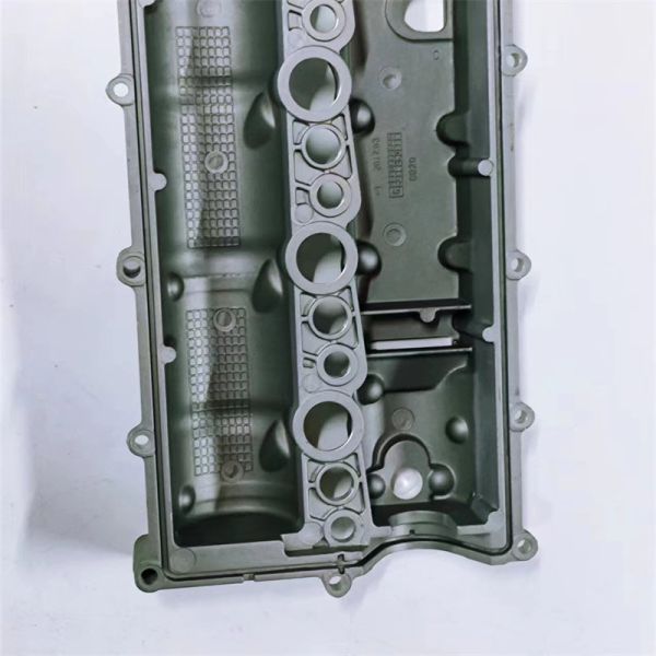 SAIC Maxus V80 G10 T60 Engine Parts Cylinder Head Valve Chamber Cover X190690 2.65KG