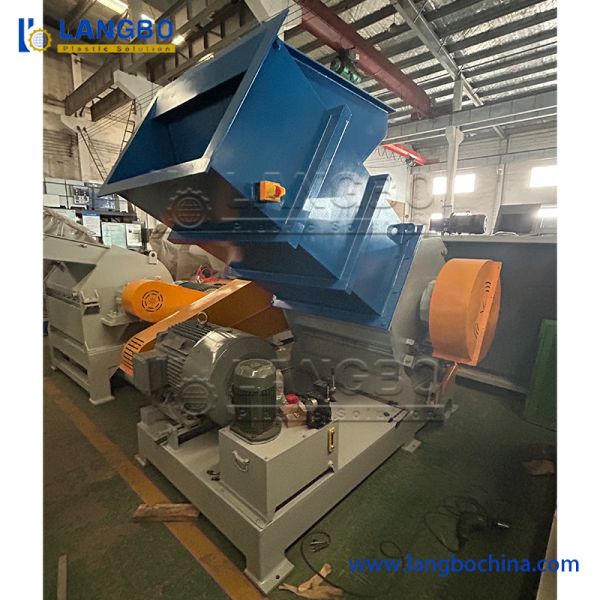 Waste Plastic Pet Bottle /Drum/Pallet/PP PE HDPE/LDPE/Rubber/Lump/PVC Pipe/PE Film/Jumbo Woven Bags/Garbage Crushing Crusher Recycling Plant Washing Machine