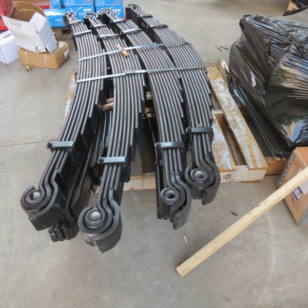 cars and trucks Rear leaf spring assembly DZ9114520240Hot selling spring steel plate DZ9114520240