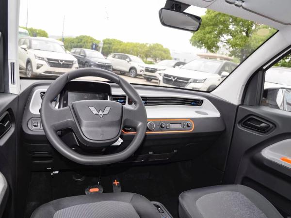 Fast Charging Mini EV Cars New Energy With Convenient Parking