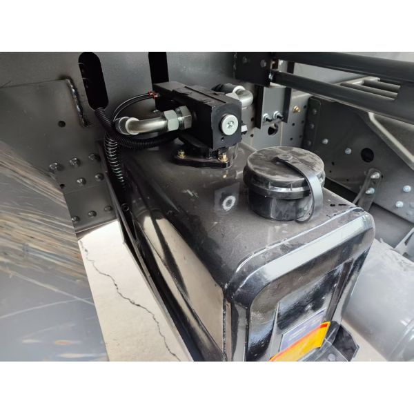 371HP White U-Shaped Cargo Box Dump Truck with Superior Mid-Lift Performance