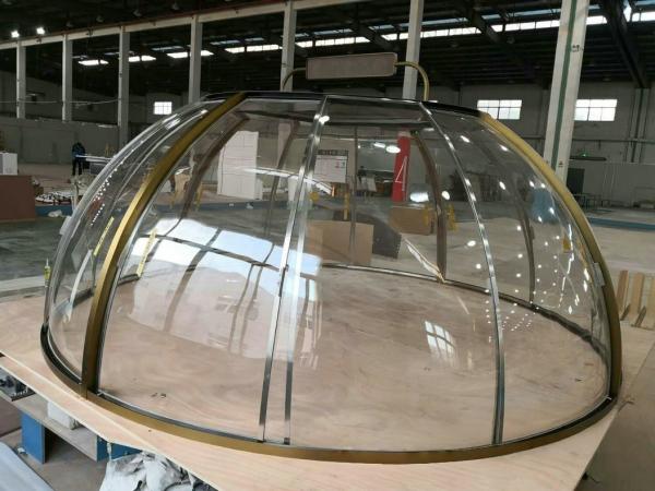 建築用途向け熱曲げ強化ガラスパネル