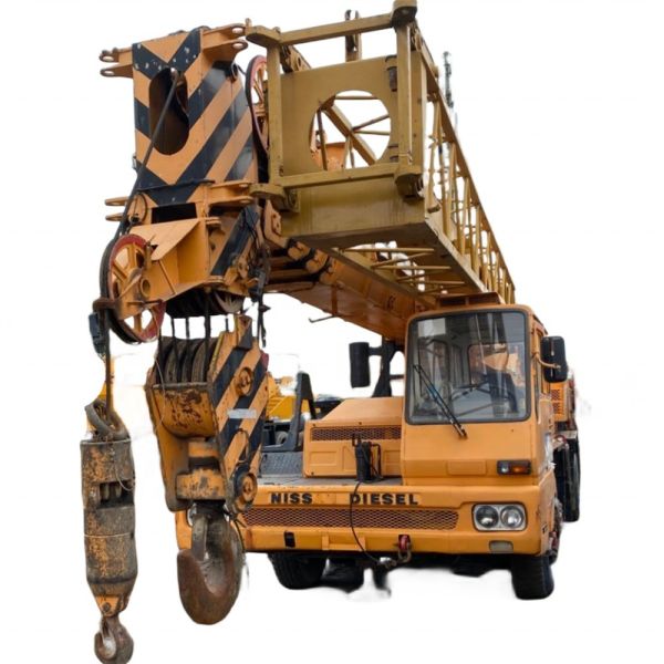 Shanghai TADANO 50T Truck Crane with Original Color and Low Working Hours 0-2000