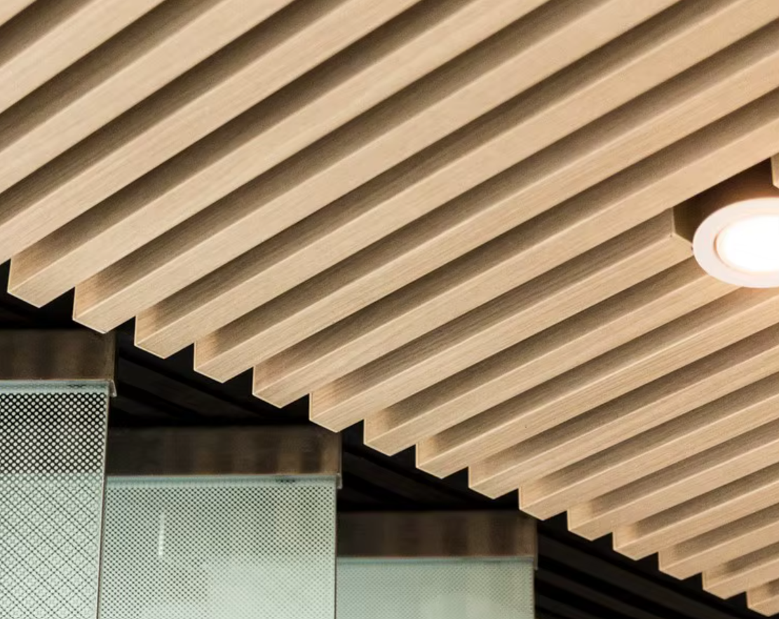 Indoor Aluminum Suspended Ceiling Fashion Aluminium Wood Grain Ceiling