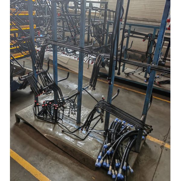 Economical and Practical DX200A Hydraulic System Distributor Bucket Pipe for Excavator