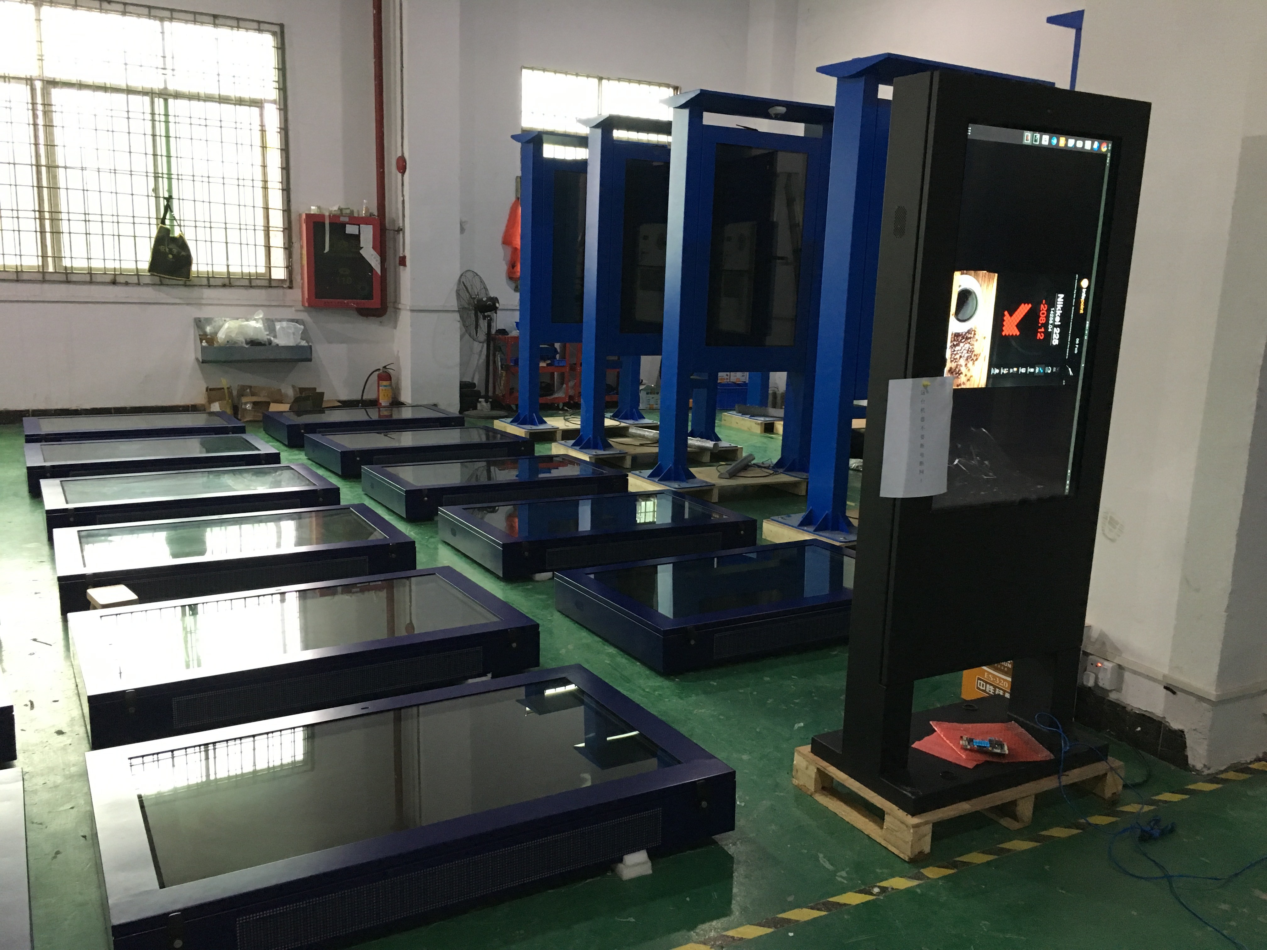 Игрок 32 рекламы LCD двойной стороны на открытом воздухе 55 киоск 86 дюймов емкостный