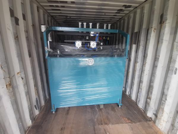 Clinching The Plastic Tank with Sturdy Radiator Clinching Machine 1800*1600*1800mm
