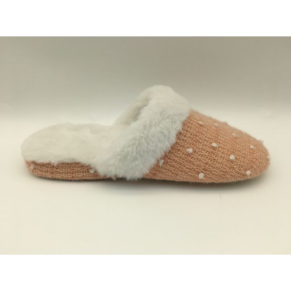 Winter Soft Ladies Slippers Fleece Closed Toe Flat Shoes With Soft Knit / Fleece Upper