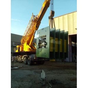 Производственная линия конвейерной ленты 4 столбцов резиновая вулканизатор 1200 тонн резиновый