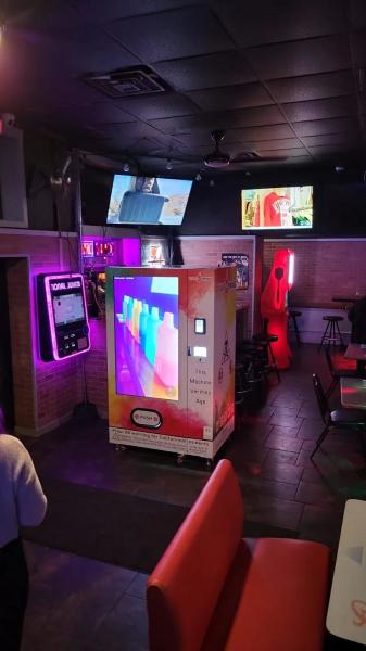 Automatic arette  Vending Machine With 55 Inch Touch Screen