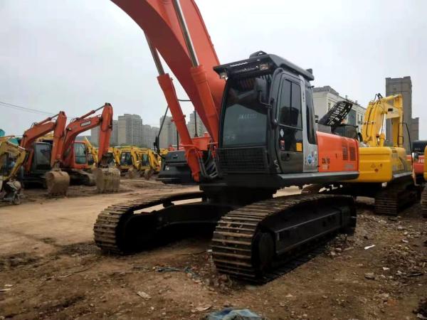 Modo de caminhada do tipo de escavadeira Hitachi usado com potência nominal líquida de 900 rpm