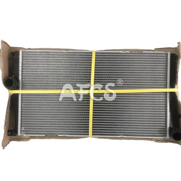 радиатор кондиционирования воздуха 17117600520 17118672107 на BMW 3 путешествуя