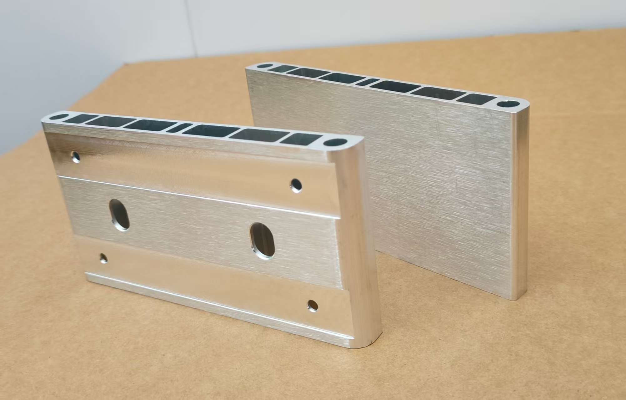 Extruded Battery Module Aluminum End Plate Battery Pack End Panel