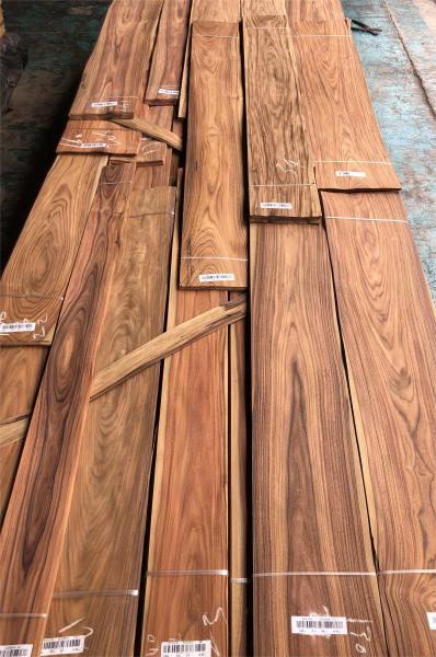 Fábrica Grosso 0,45 mm Santos Rosewood Veneer de grão fino Grão de montanha Brasil Mahogany Veneer de madeira natural