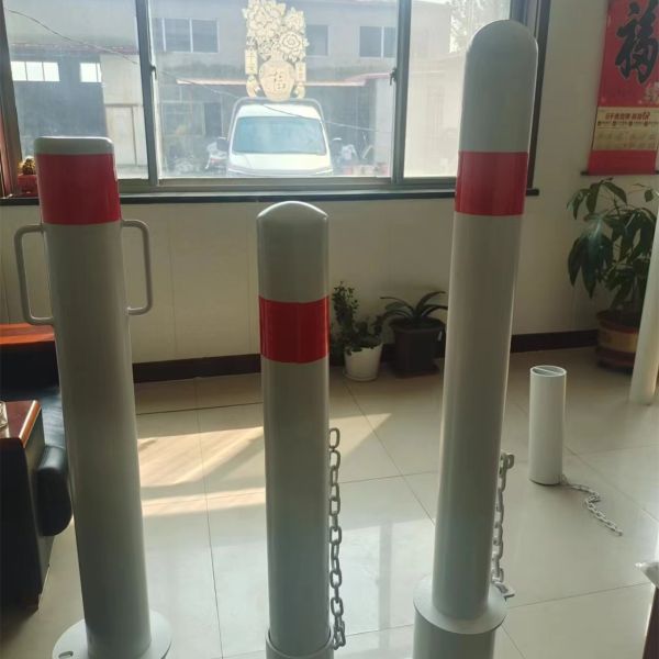 Safety Parking Barrier Steel Bollard Post With Reflective Tape
