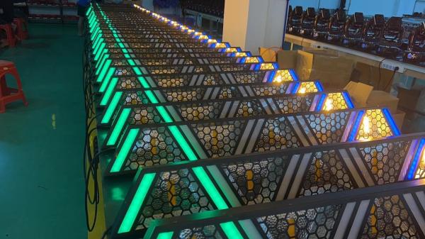 5*60W COB LED RGB DMX Wash 3-in-1 Moving Head Stage Light for Retro Club Disco Effect Lighting